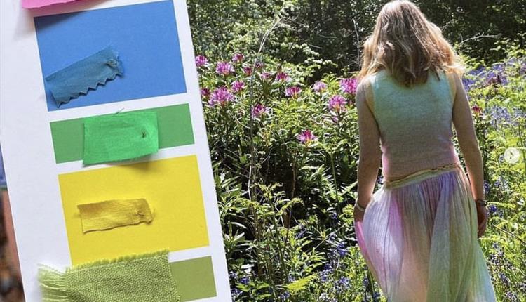 Natural Dyeing workshop with Kate Turnbull at Kelmscott Manor