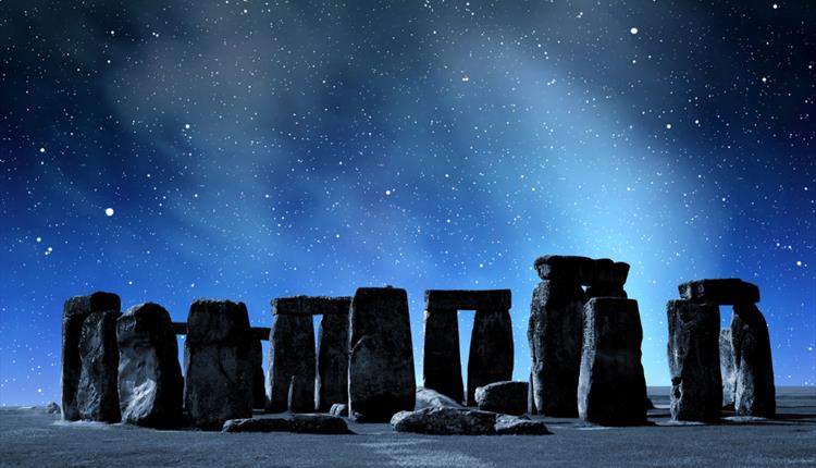 Stars over Stonehenge, photo by vencavolrab