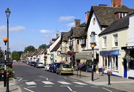 Cricklade Town Centre (C) Chris Lock