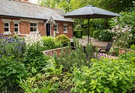 Copse Cottage - garden 
