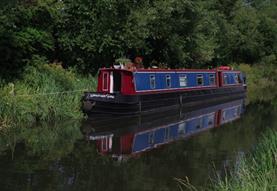 Whistling Swan Narrowboat Hotel
