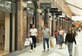 Shopping at McArthurGlen Designer Outlet Swindon