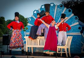 Outdoor Theatre: Pride and Prejudice at Lacock Abbey