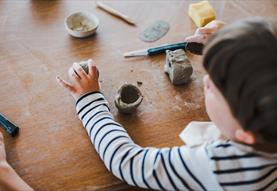 Summer Holiday Workshop - Stoneware Leaf Soap Dish