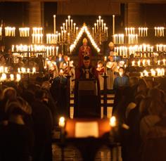 From Darkness to Light: the Advent Procession