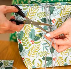Gift Wrapping Craft Workshop at Bowood