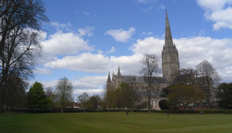 Royalty and Salisbury guided walks In celebration of the Queen's Platinum Jubilee explore the rich history of Royalty and Salisbury with tales of Royal visits and dramatic events in the city's history throughout 800 years.