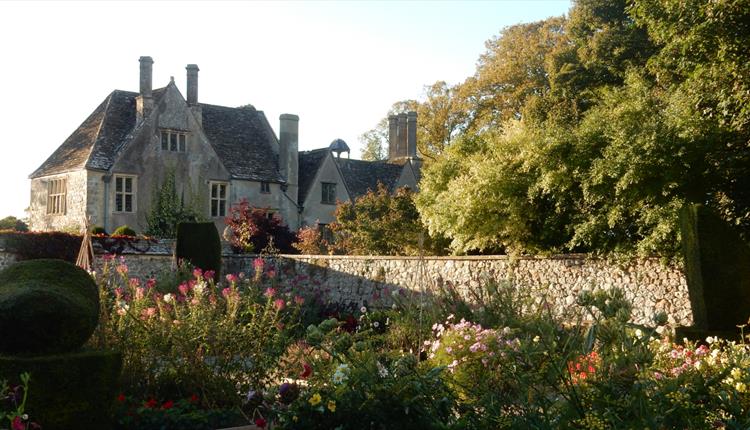 Avebury Manor Garden, Alexander Keiller Museum and Stone Circle