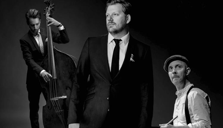 Iford Manor Jazz Festival: The Martin Sjöstedt Trio - Scandi Jazz On A Summer's Night With Special Guest, Vocalist Ian Shaw