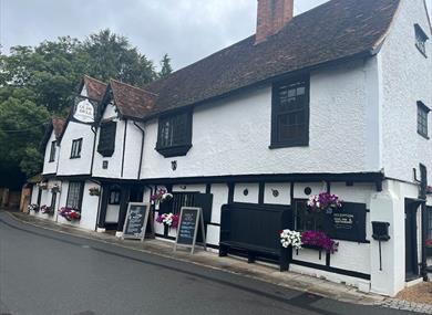 Exterior of the The Olde Bell, Hurley