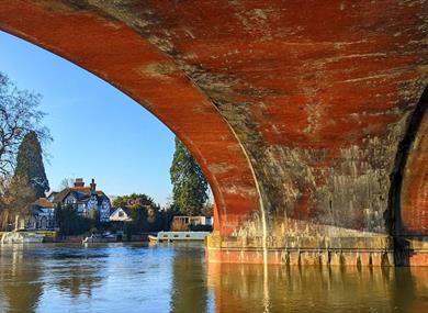 Brunel's Sounding Arch over the River Thames in Maidenhead, image Nicola Bell @VisitWindsor