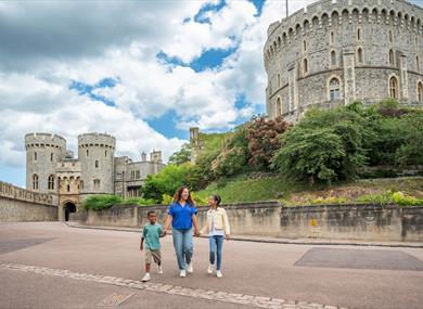 People visiting Windsor Castle © Royal Collection Enterprises Limited 2026 | Royal Collection Trust. Photographer: John Cairns.