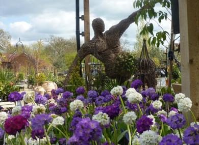 Discus thrower with plants