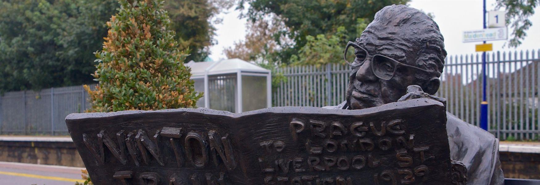 Statue of Sir Nicholas Winton MBE at Maidenhead Station