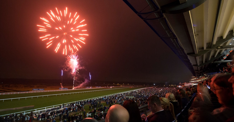 Fireworks Spectacular Family Raceday at Ascot Racecourse - Visit Windsor