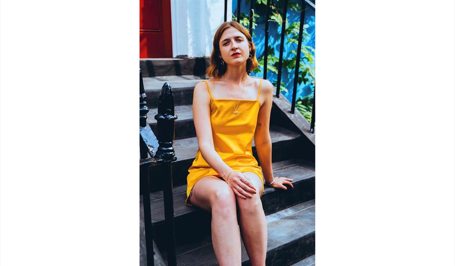 Caitlin O’Ryan ©George Lawrence - sat on steps