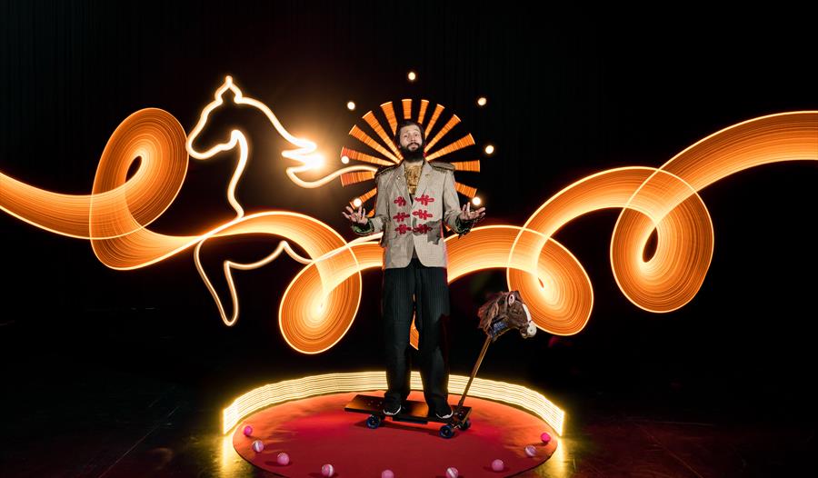 Chevalier - Hobbyhorse Circus © Hannu Huhtamo