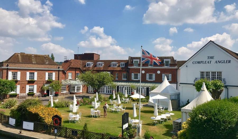 Macdonald Compleat Angler on the River Thames at Marlow