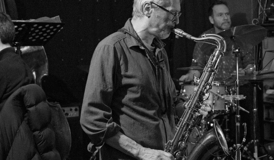 Back and white saxophonist