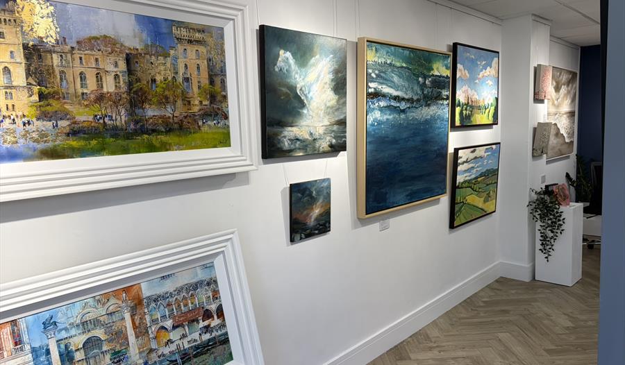 Circle Gallery