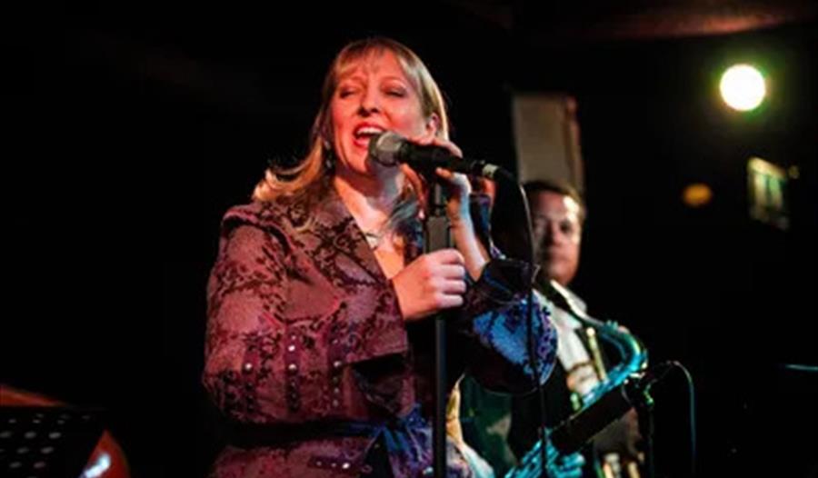 Windsor Jazz Club - Verona Chard singing