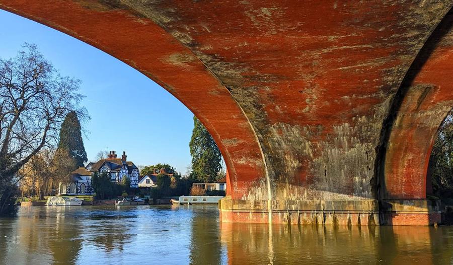 Brunel's Sounding Arch over the River Thames in Maidenhead, image Nicola Bell @VisitWindsor