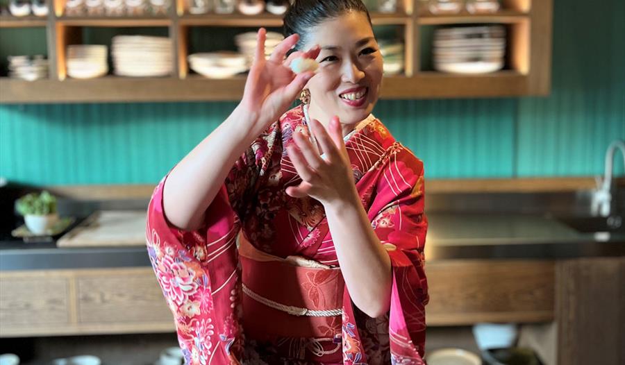 Chef Tomono Davies | sushi masterclass
