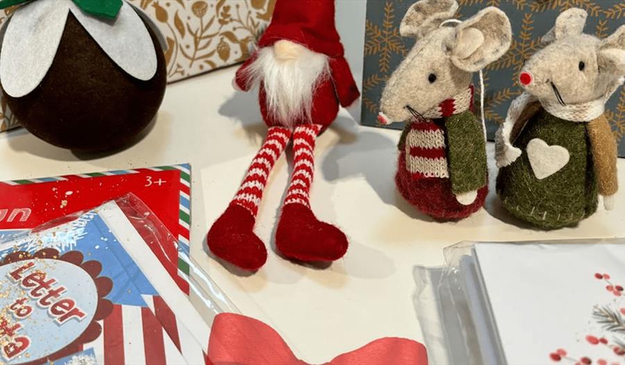 Alexander Devine Christmas Pop-up Toy Shop