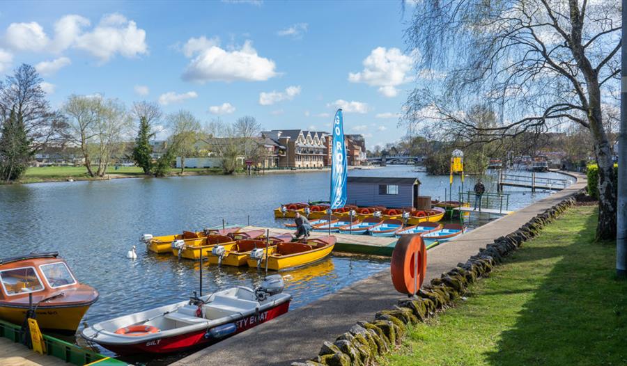 John Logie Motorboats Windsor