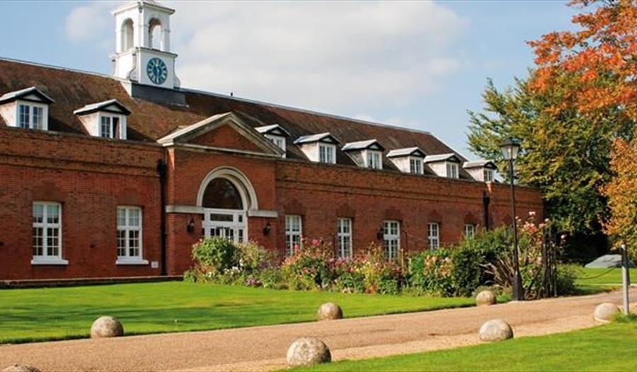Cumberland Lodge Mews