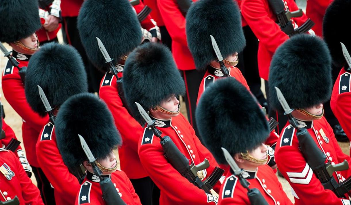 Changing of the Guard Ceremony (BEST GUIDE) - Watching the Queen's Guard  Buckingham Palace London UK 