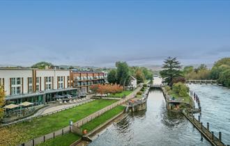 The Runnymede on Thames | riverside