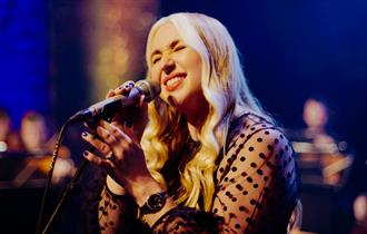 Ainsley Hamill singing