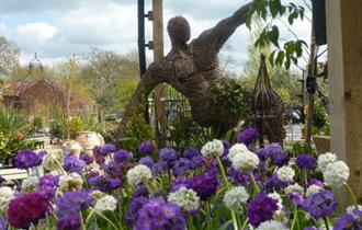 Discus thrower with plants