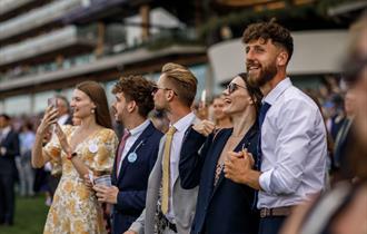 Peroni Nastro Azzurro Victoria Cup Raceday