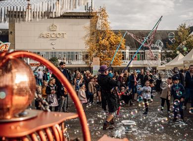 Fireworks Spectacular Family Raceday at Ascot Racecourse - Visit Windsor