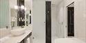 Fairmont Windsor Park | Fairmont King Room Bathroom
