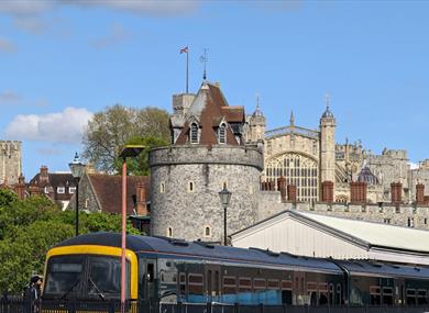 GWR train with Windsor Castle in the distance