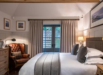 Hurley House Hotel bedroom