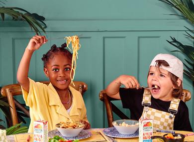 Kids eating at Bill's