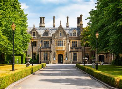 Foxhills Club & Resort exterior