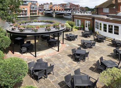 Sir Christopher Wren Hotel terrace by the River Thames
