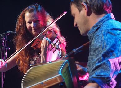 Walther & Cutting performing on stage