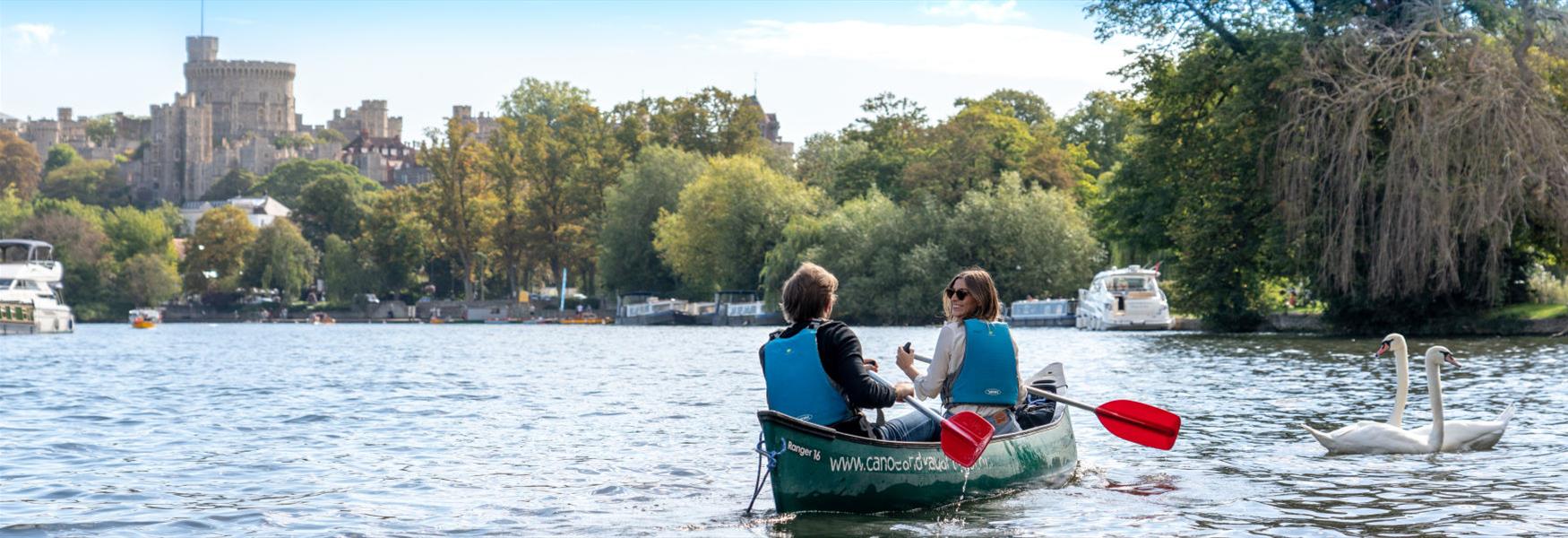 Couple canoeing on the River Thames