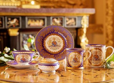Platinum Jubilee Commemorative China | Royal Collection Trust / © Her Majesty Queen Elizabeth II 2021.