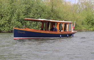 Boating at Bray | Dragonfly on the River Thames