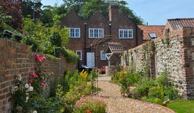 An image of a characterful Georgian grade II listed Farmhouse - Big Domain