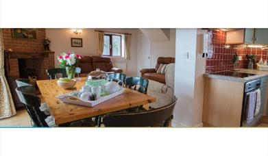 An image of Summerfield Farm dining room