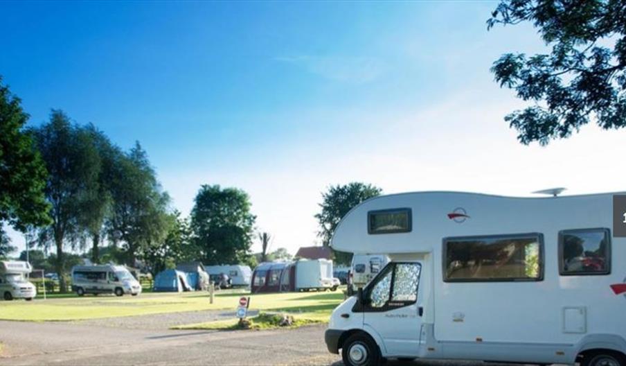 Slingsby Camping & Caravanning Club - Touring & Camping Park, Malton -  Accommodation