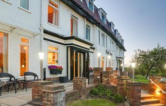 An image of Park Manor Hotel exterior